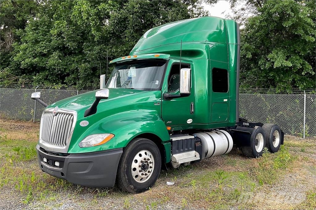 International LT625 6x4 Prime Movers