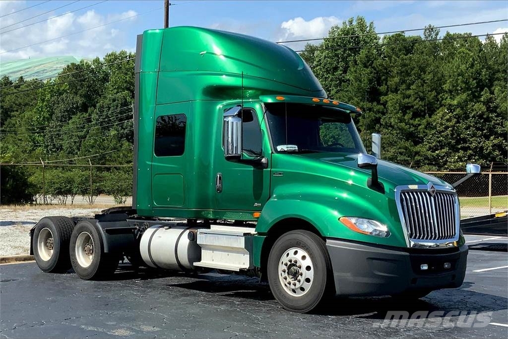 International LT625 6x4 Prime Movers