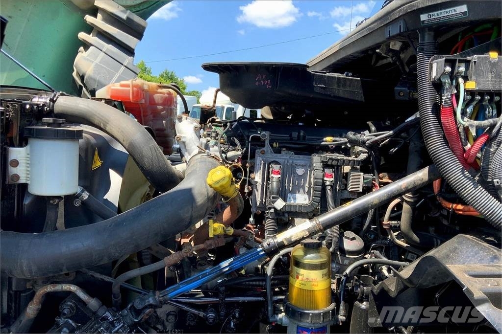 International LT625 6x4 Prime Movers