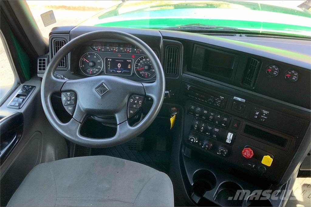 International LT625 6x4 Prime Movers