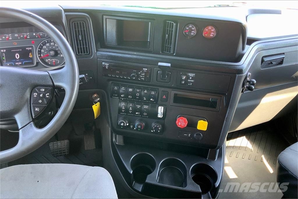 International LT625 6x4 Prime Movers