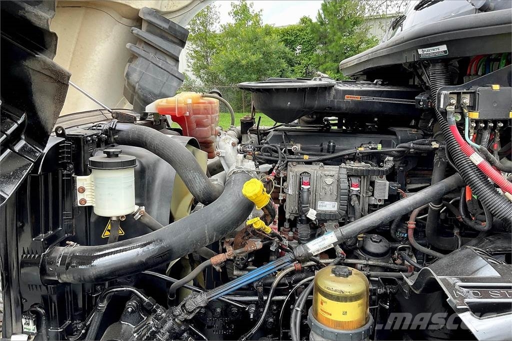 International LT625 6x4 Prime Movers