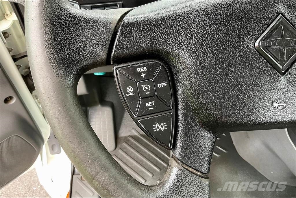 International LT625 6x4 Prime Movers