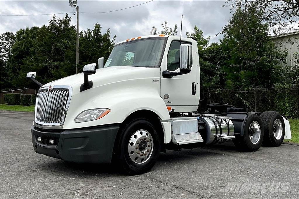 International LT625 6x4 Prime Movers