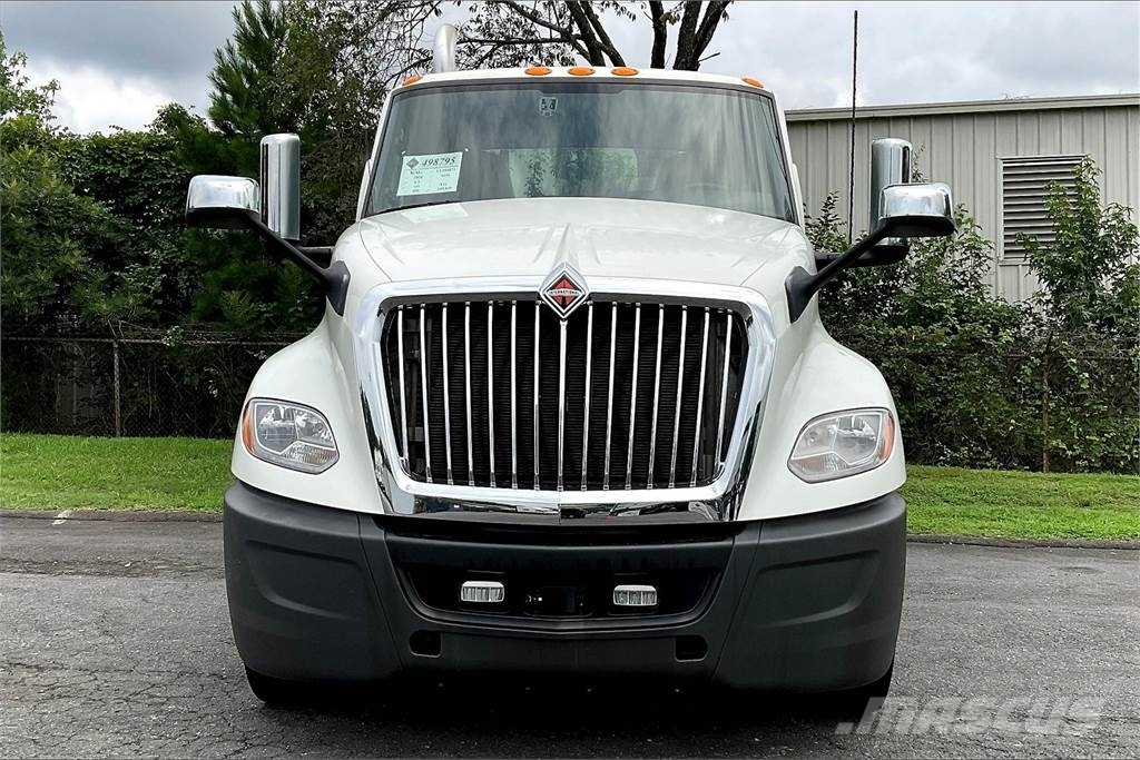 International LT625 6x4 Prime Movers