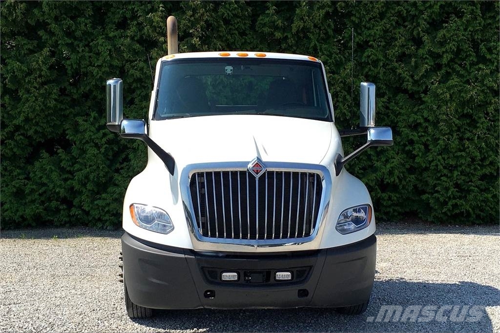 International LT625 6x4 Prime Movers