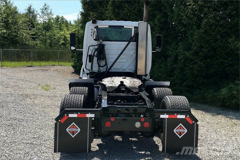 International LT625 6x4 Prime Movers