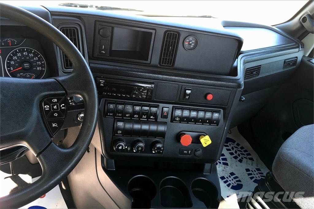 International LT625 6x4 Prime Movers