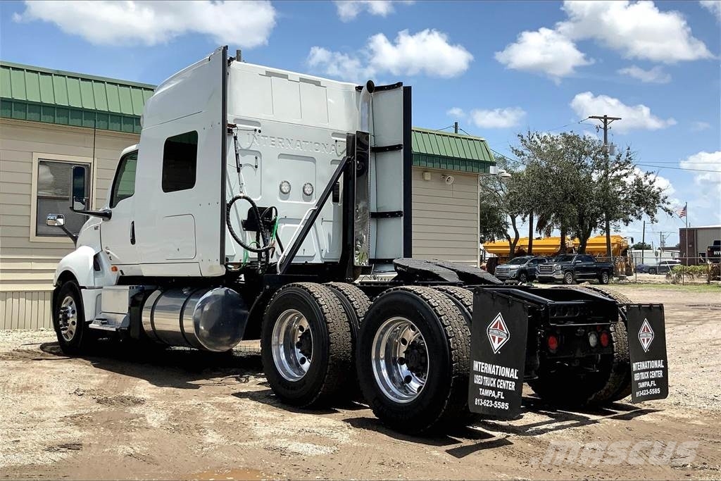 International LT625 6x4 Prime Movers