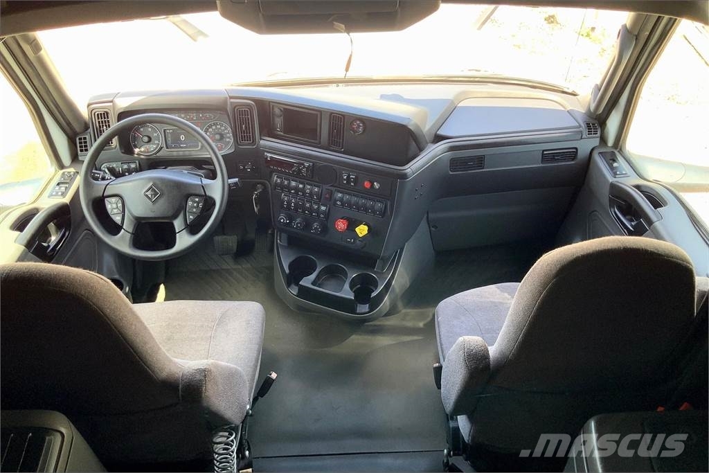 International LT625 6x4 Prime Movers