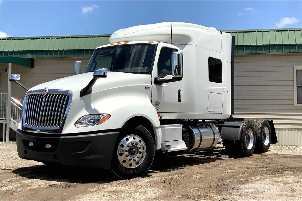 International LT625 6x4 Prime Movers