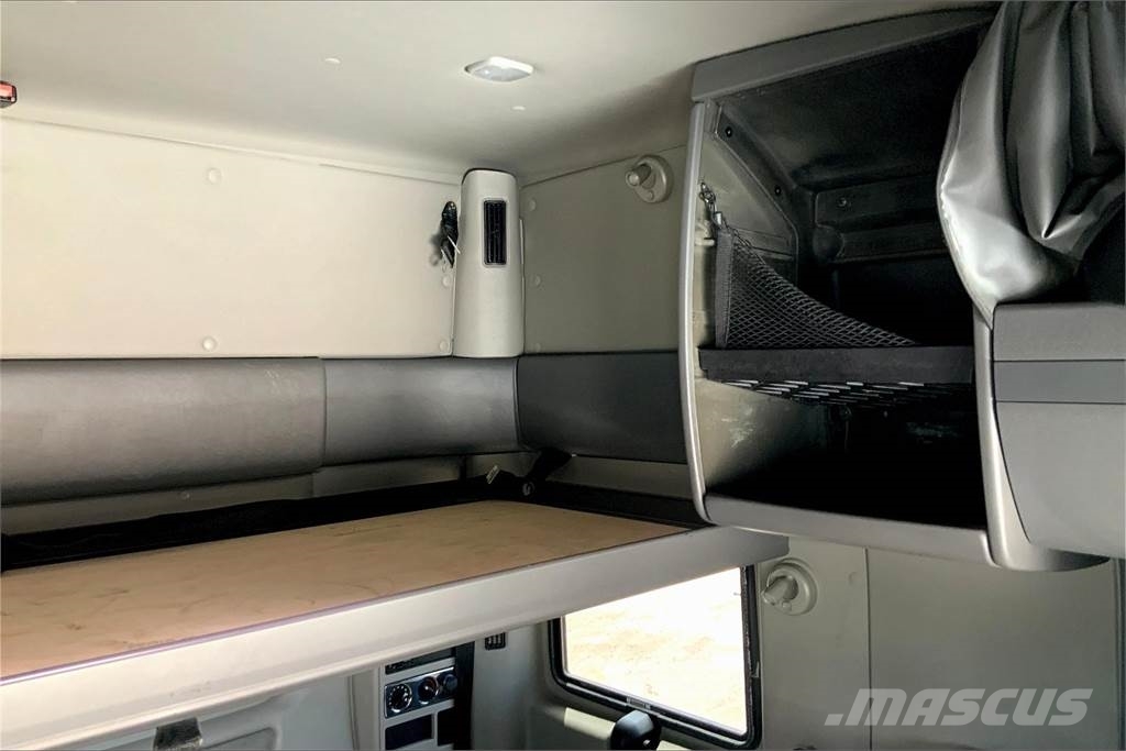 International LT625 6x4 Prime Movers
