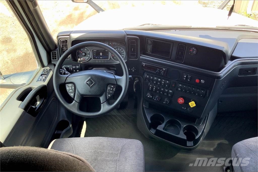 International LT625 6x4 Prime Movers