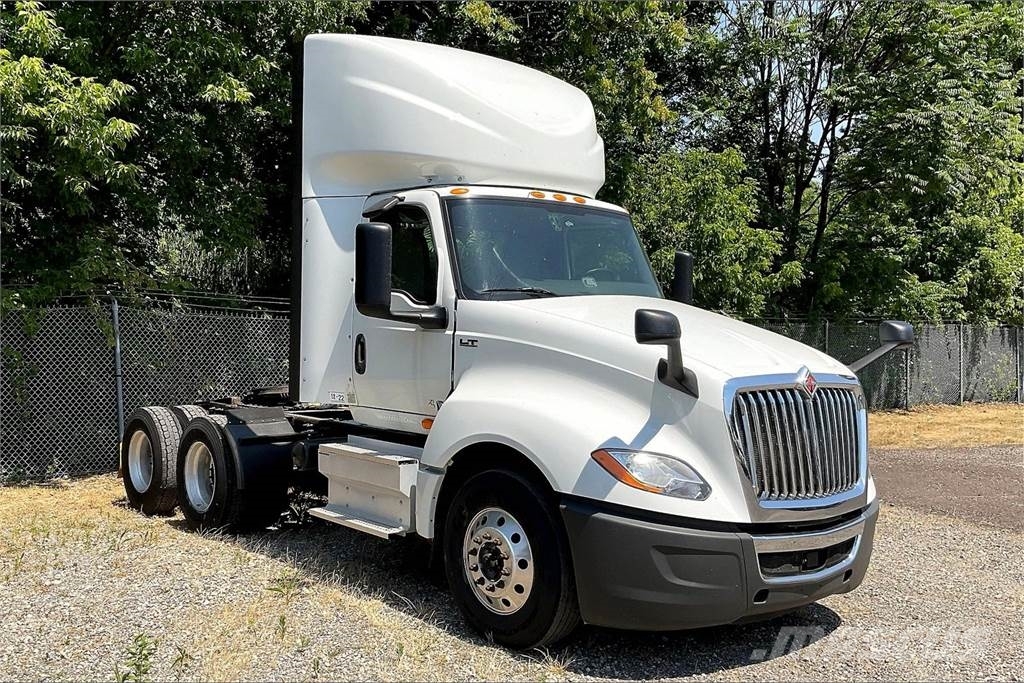 International LT625 6x4 Prime Movers