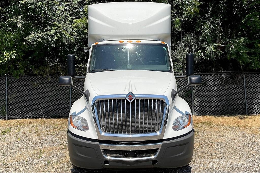 International LT625 6x4 Prime Movers