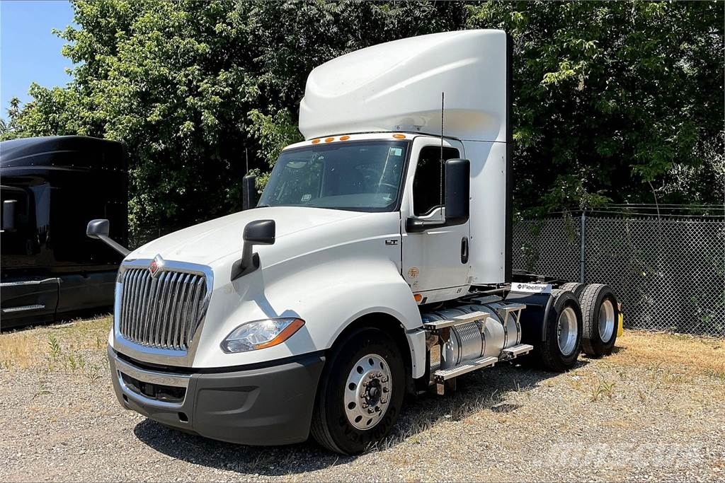 International LT625 6x4 Prime Movers