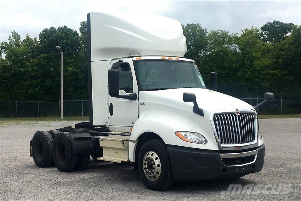 International LT625 6x4 Prime Movers