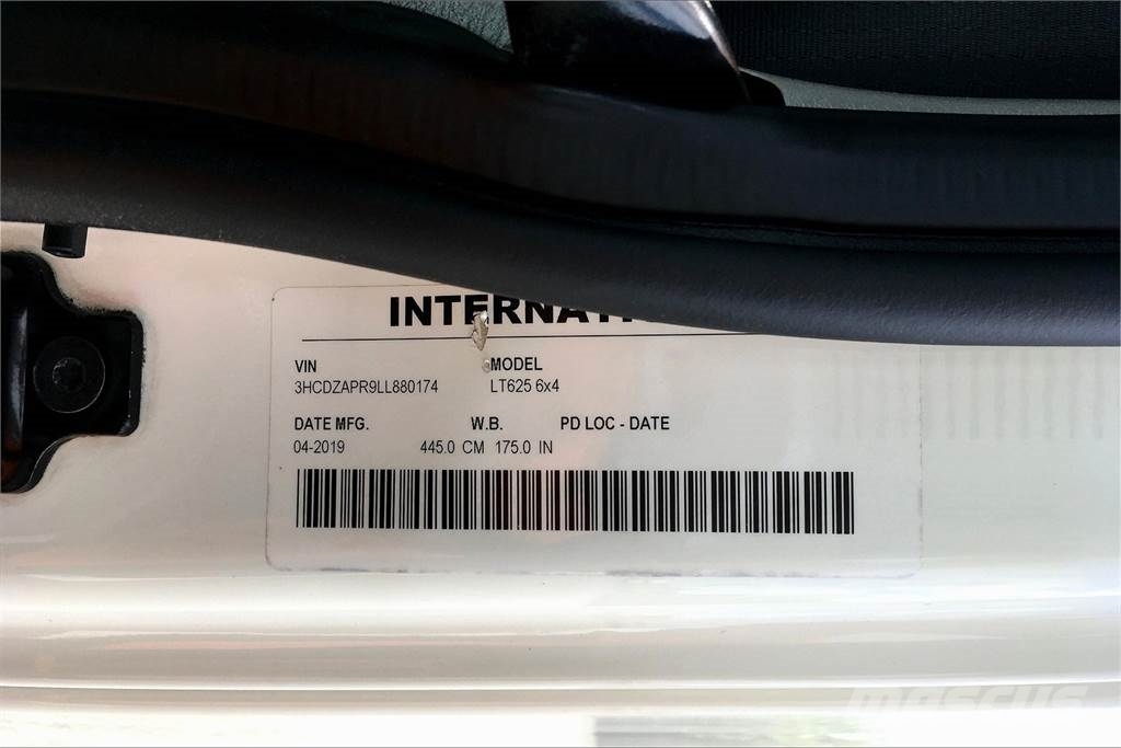 International LT625 6x4 Prime Movers