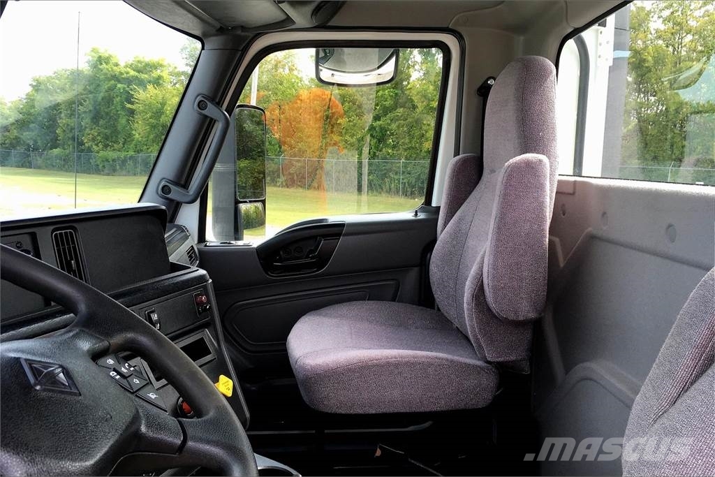 International LT625 6x4 Prime Movers