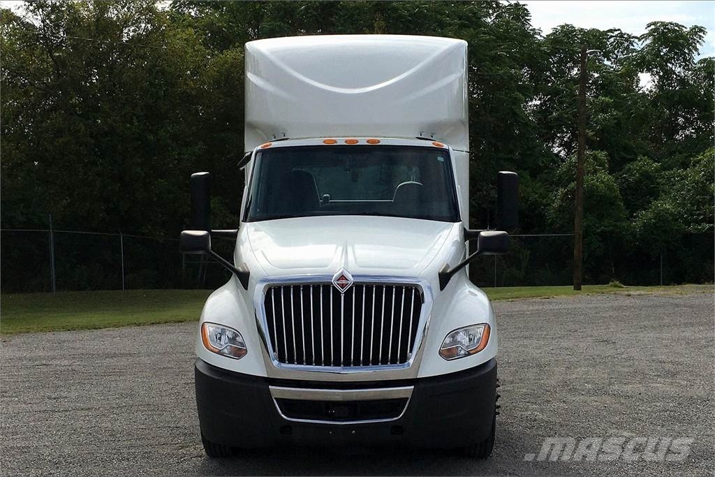 International LT625 6x4 Prime Movers