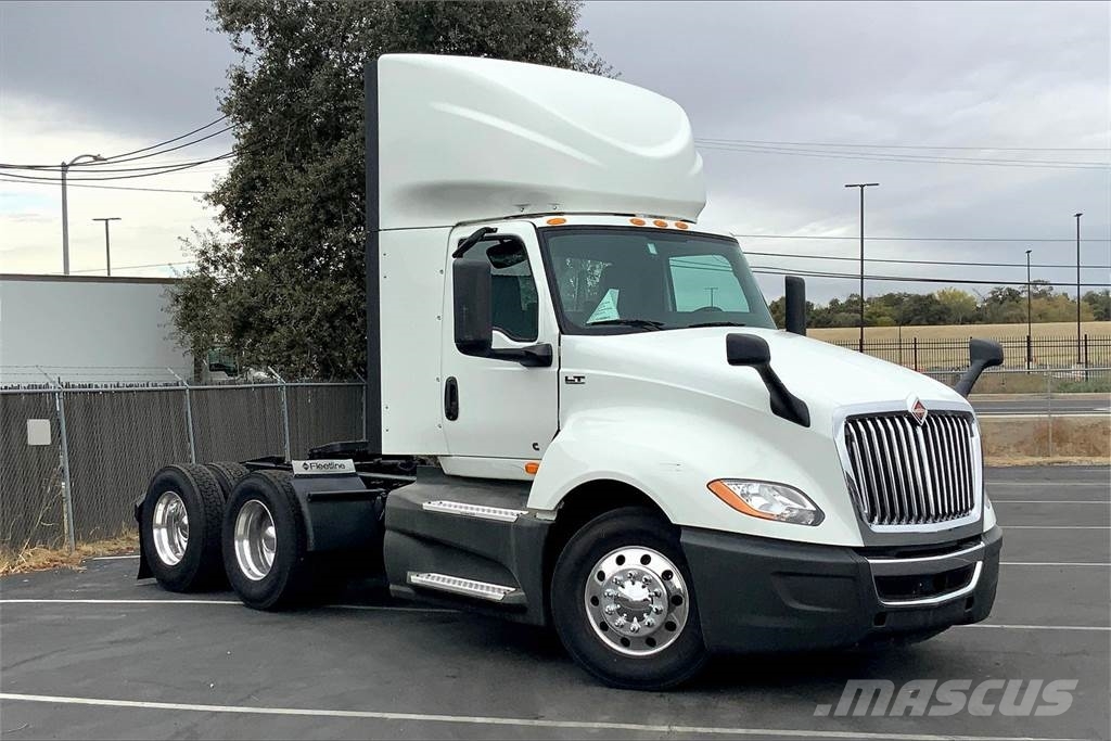 International LT625 6x4 Prime Movers