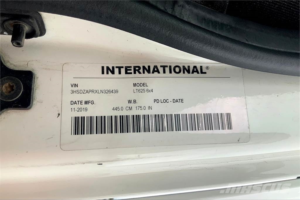 International LT625 6x4 Prime Movers