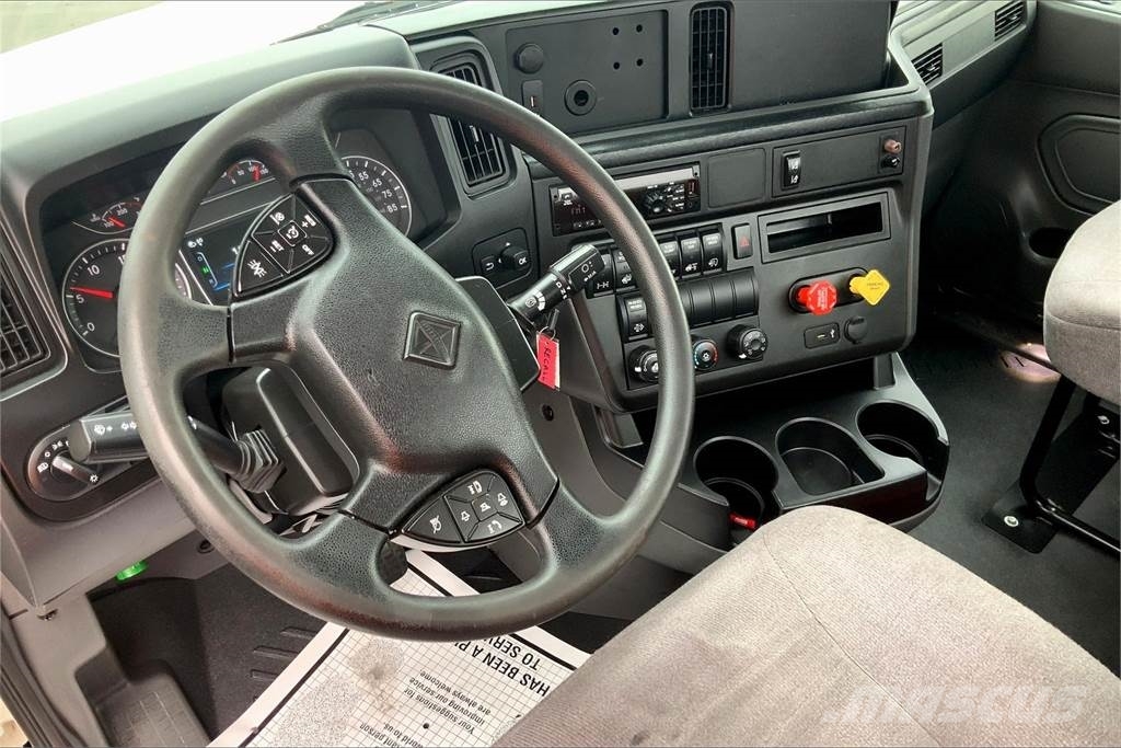International LT625 6x4 Prime Movers