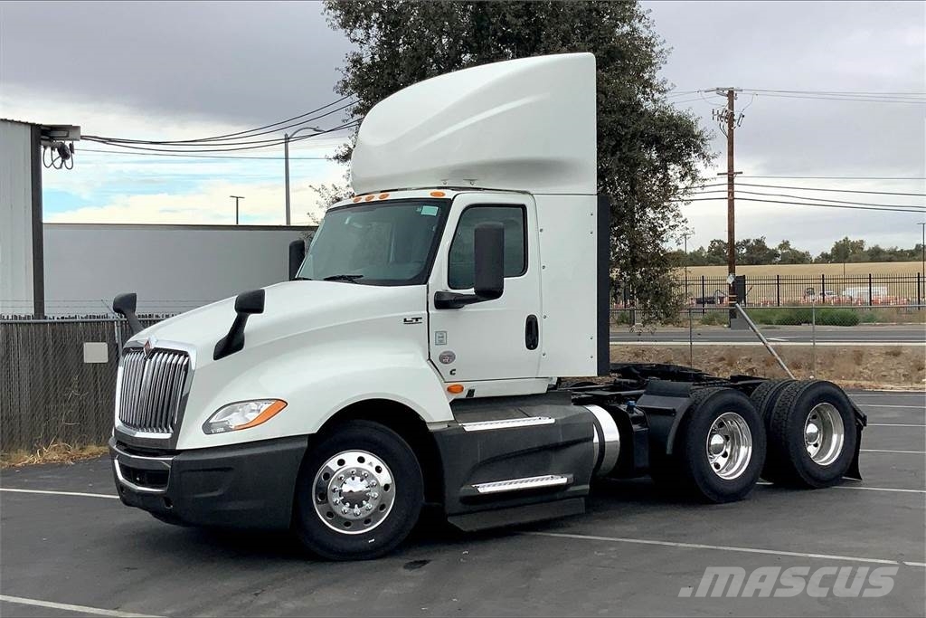 International LT625 6x4 Prime Movers