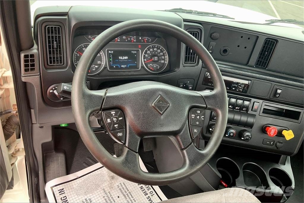 International LT625 6x4 Prime Movers