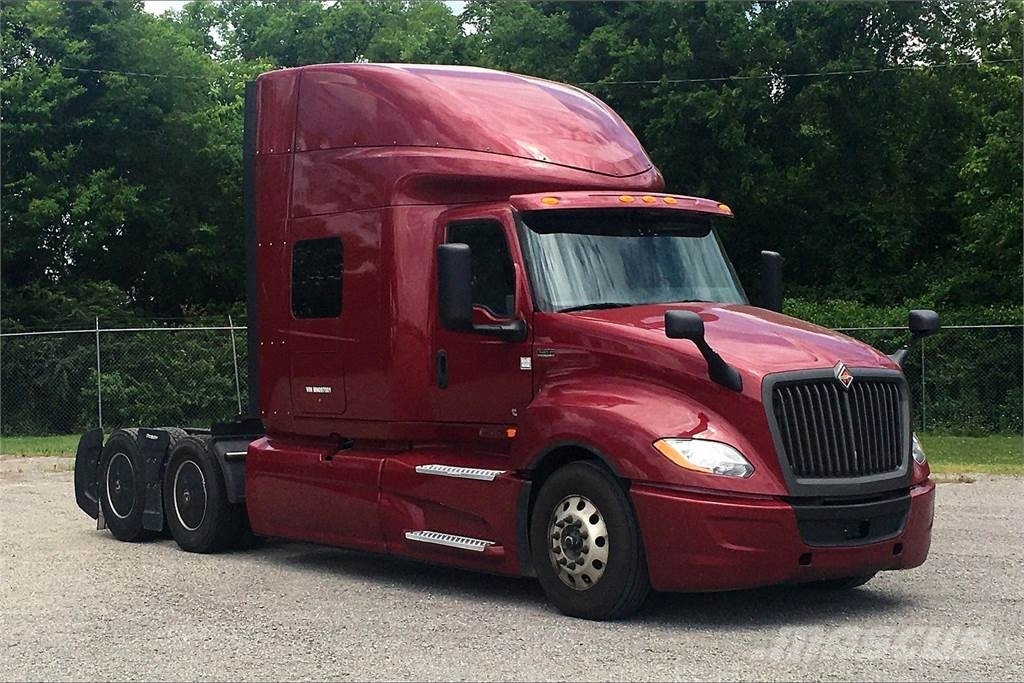 International LT625 6x4 Prime Movers