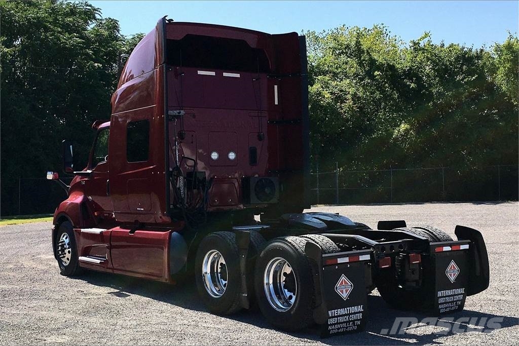 International LT625 6x4 Prime Movers
