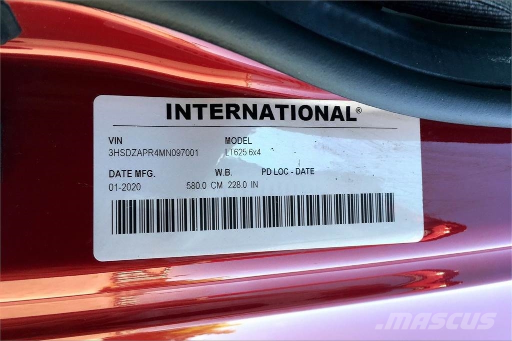 International LT625 6x4 Prime Movers