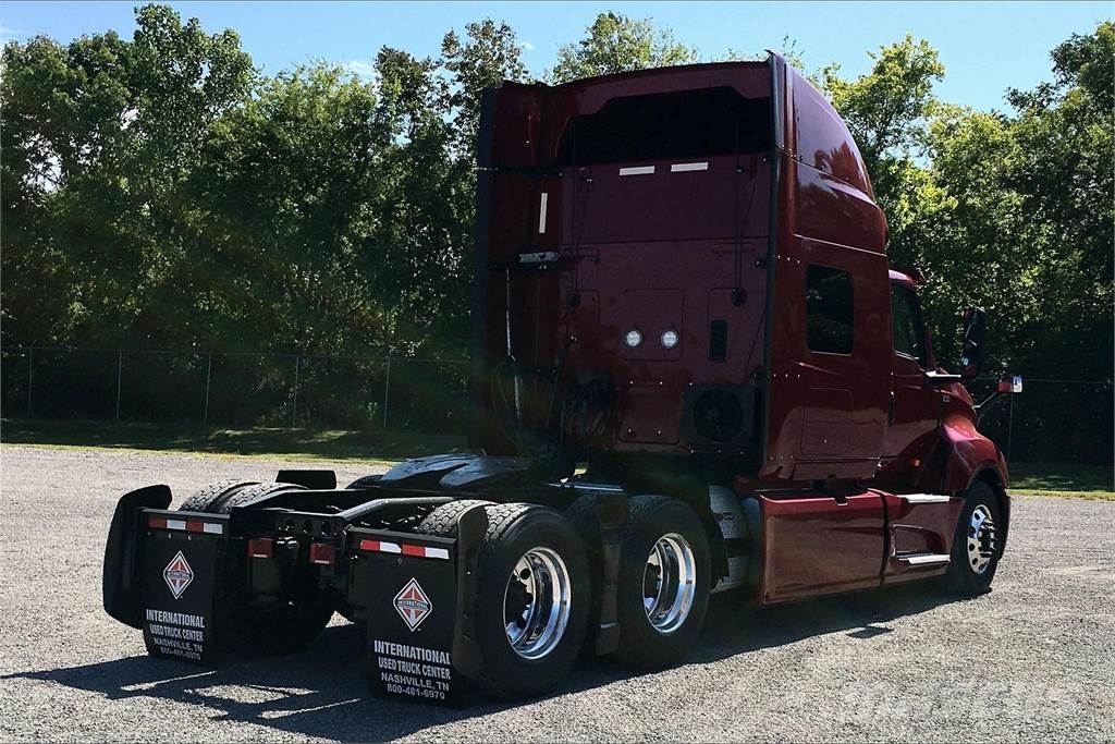 International LT625 6x4 Prime Movers