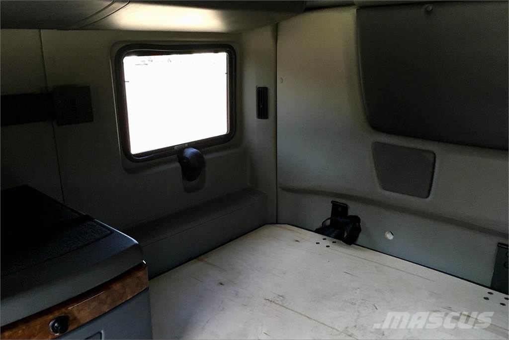 International LT625 6x4 Prime Movers