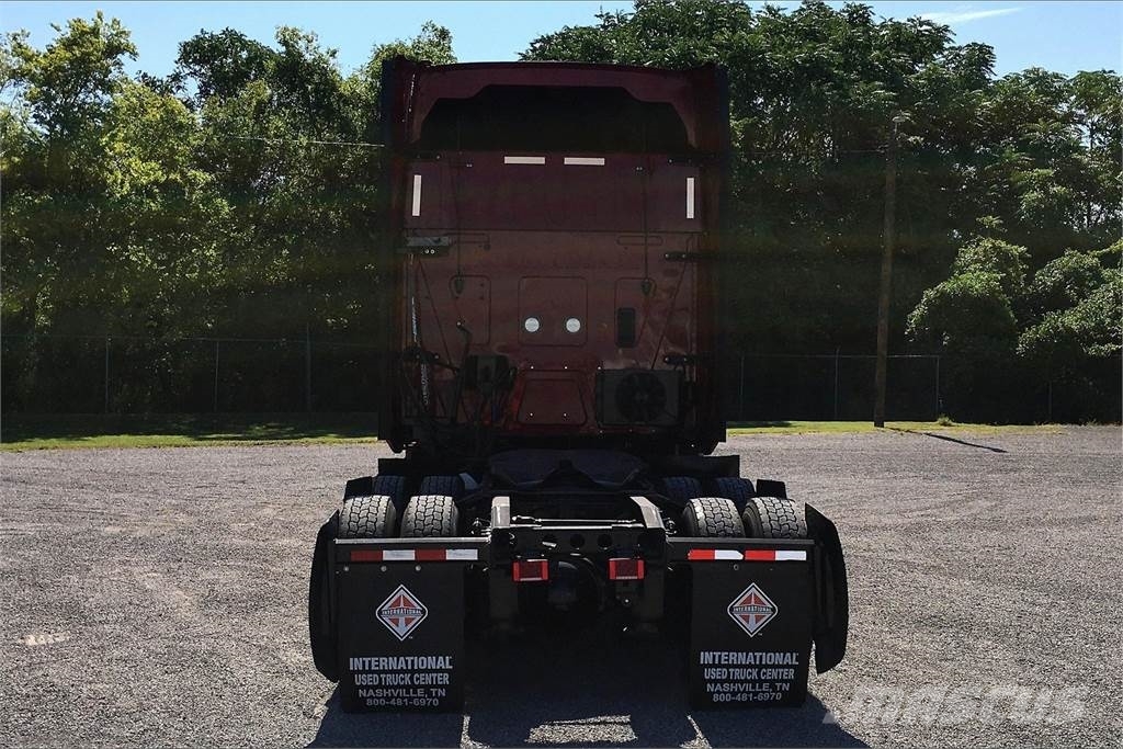 International LT625 6x4 Prime Movers