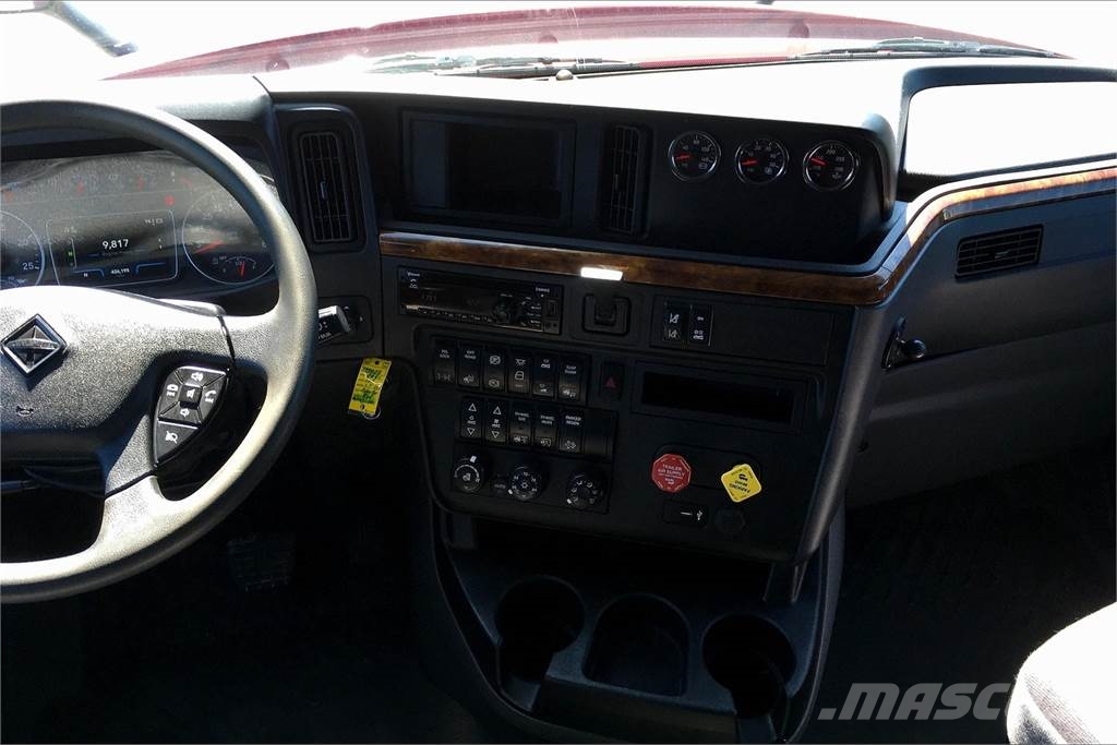 International LT625 6x4 Prime Movers