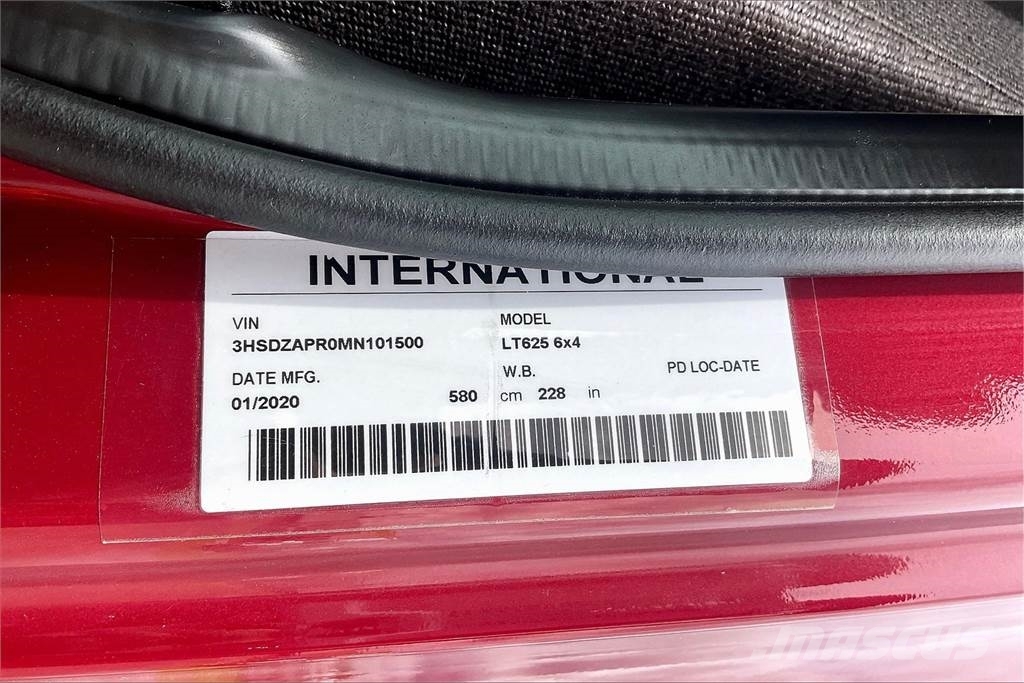 International LT625 6x4 Prime Movers