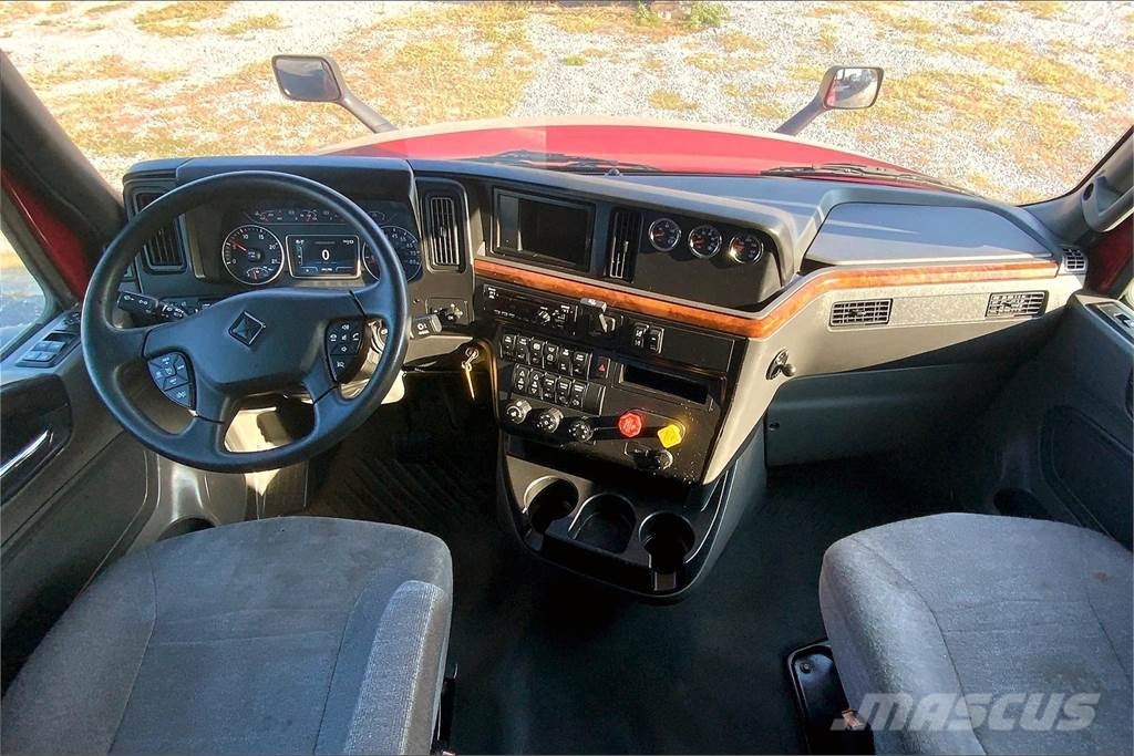 International LT625 6x4 Prime Movers