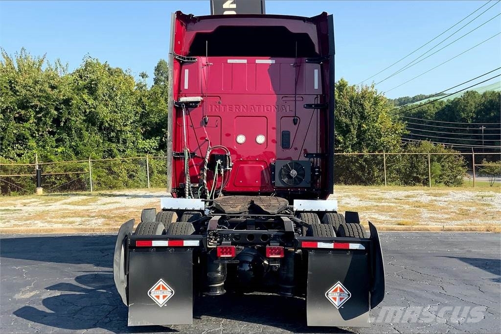 International LT625 6x4 Prime Movers