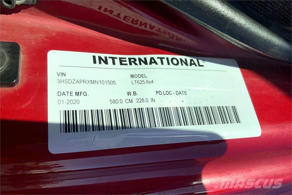 International LT625 6x4 Prime Movers