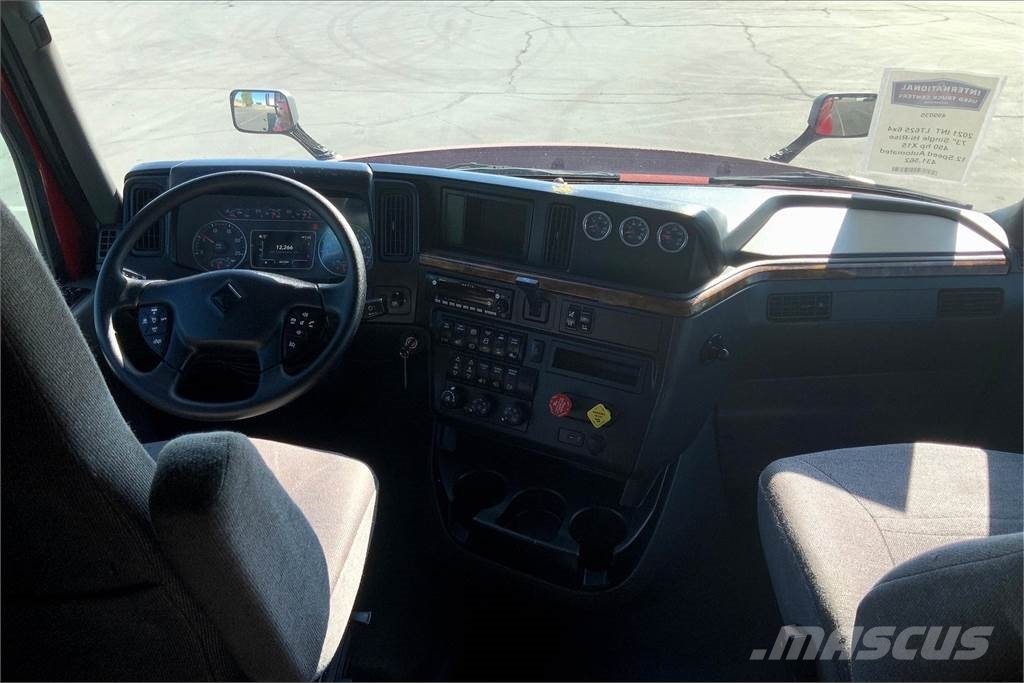 International LT625 6x4 Prime Movers