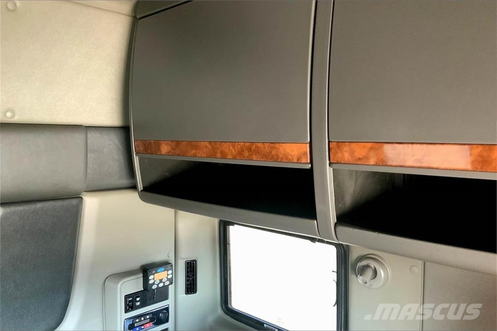 International LT625 6x4 Prime Movers