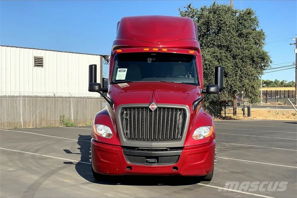 International LT625 6x4 Prime Movers