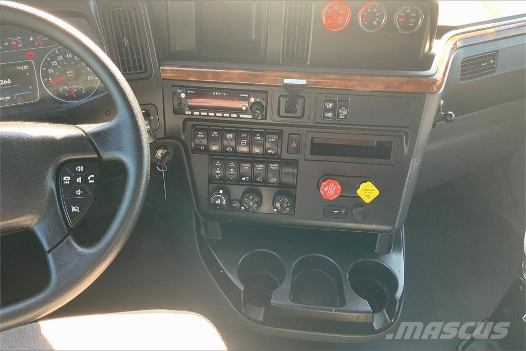 International LT625 6x4 Prime Movers