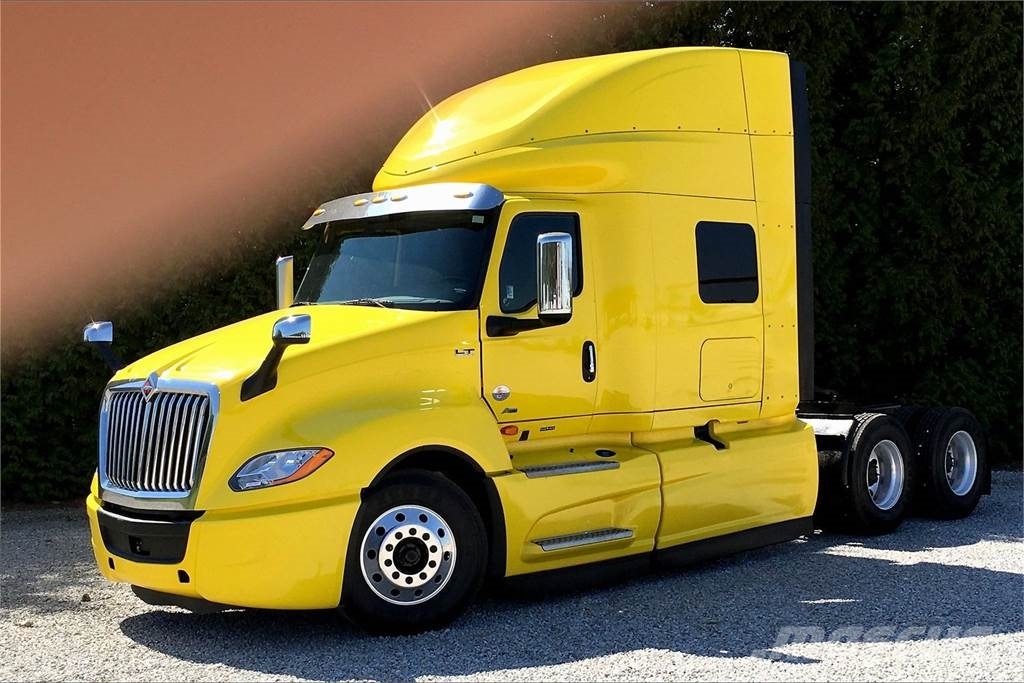 International LT625 6x4 Prime Movers