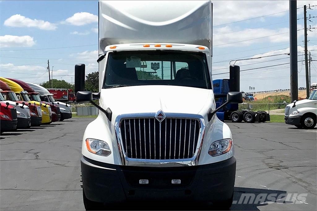 International LT625 6x4 Prime Movers