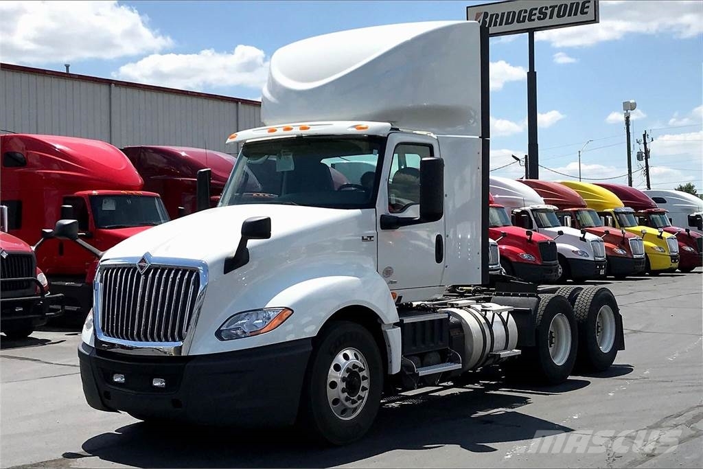 International LT625 6x4 Prime Movers