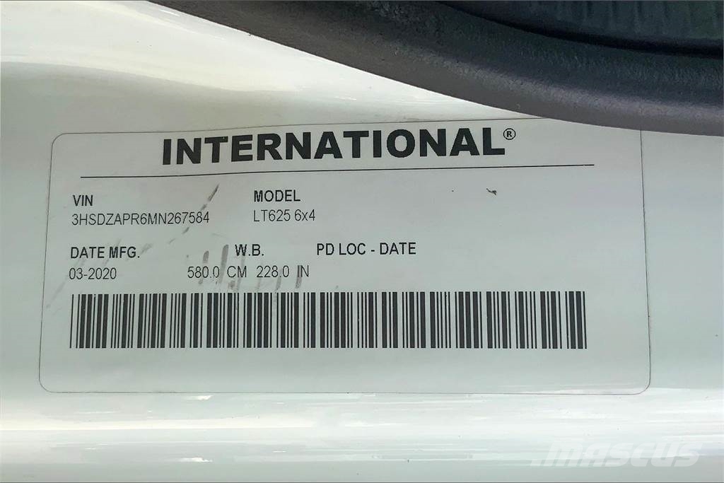 International LT625 6x4 Prime Movers