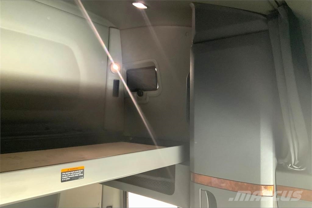 International LT625 6x4 Prime Movers