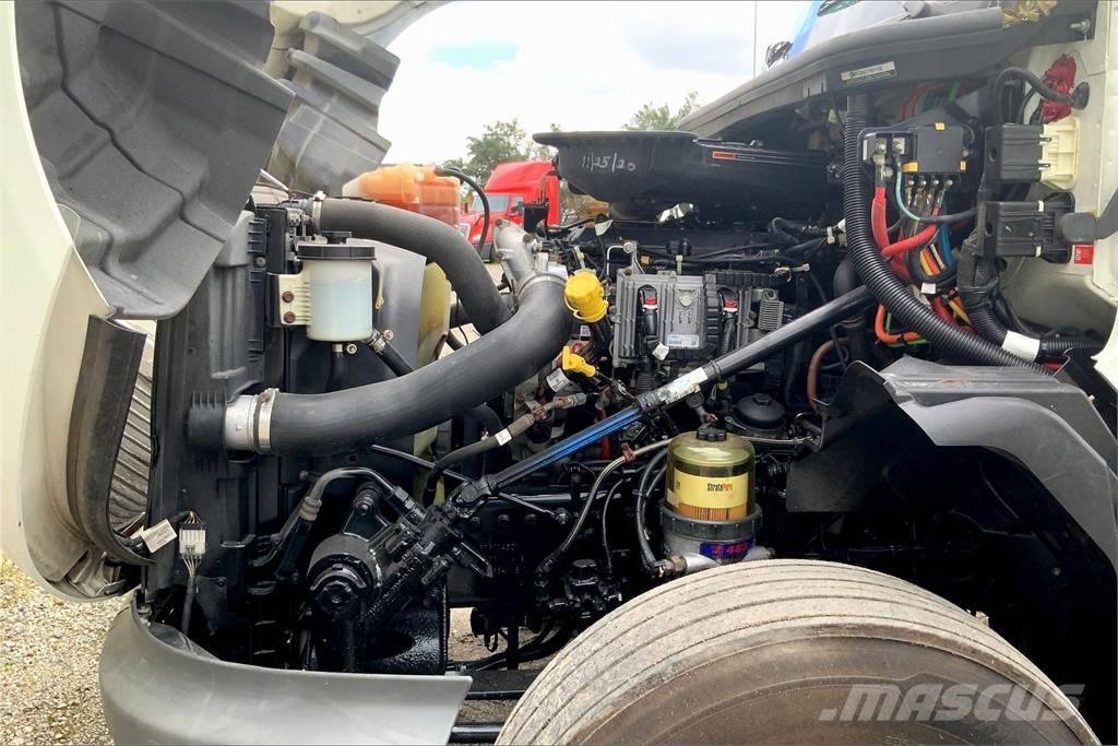 International LT625 6x4 Prime Movers